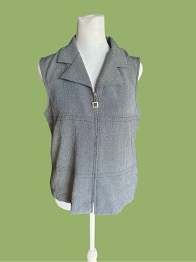 90s Sag Harbor Gray Zip-Front Sleeveless Blouse